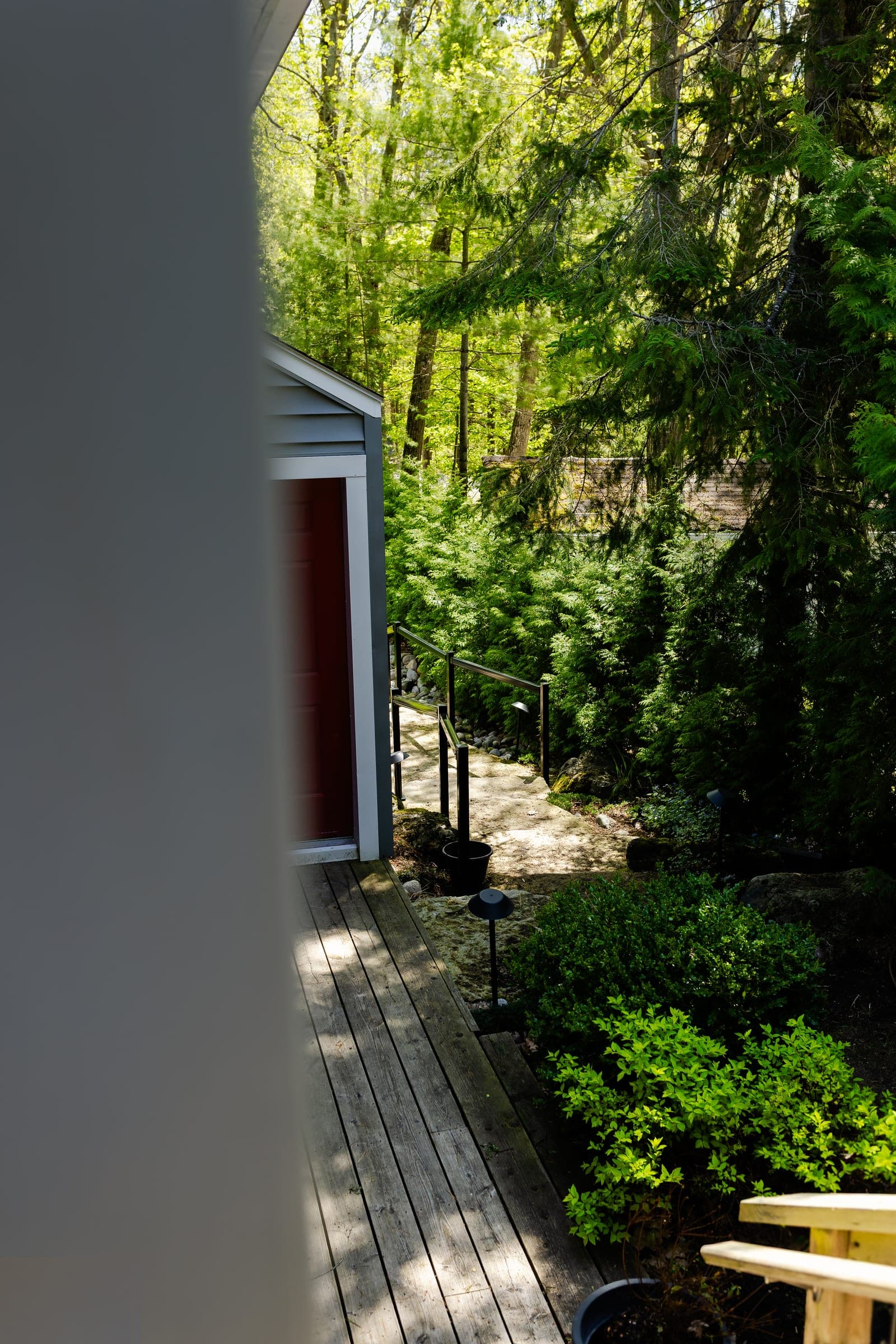 Stuart Thomas Construction — Redi-Rock retaining wall installation in South Georgian Bay — Stc 134. Materials supplied by The Sarjeant Co.